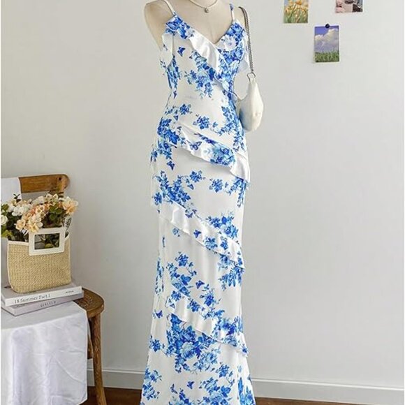 Neiman Marcus Long Blue & White Summer Floral Vacation Dress - Picture 2 of 5